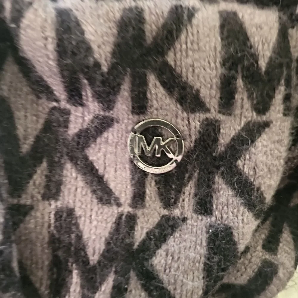 MICHAEL KORS Black/Gray MK Logo Monogram Large Infinity Scarf MSRP $88 60